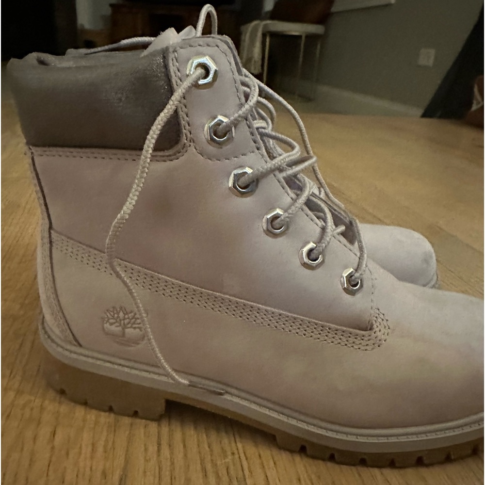Timberland Women’s Premium 6 inch Heritage Waterproof Boot, Size 5.